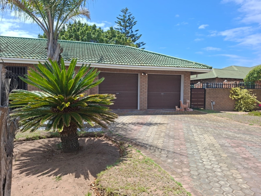 4 Bedroom Property for Sale in Fraaiuitsig Western Cape